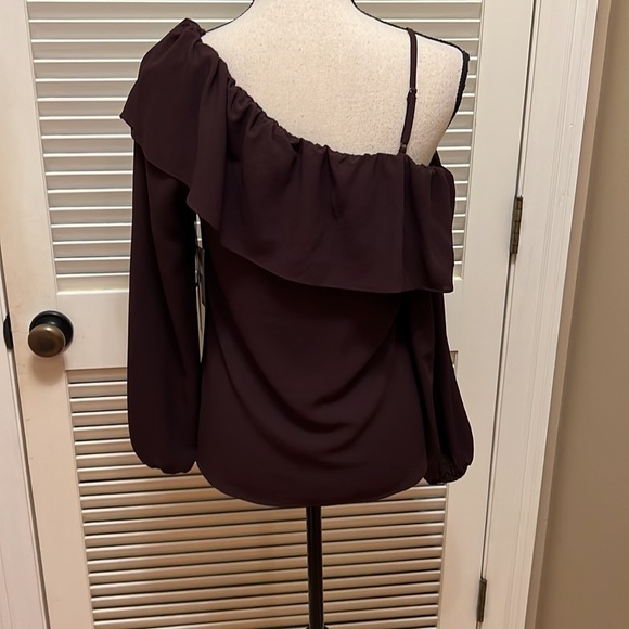 62. 1.State Off Moody Hues Off Shoulder Top in Dark Oxblood, Size X-Small - Picture 6 of 11